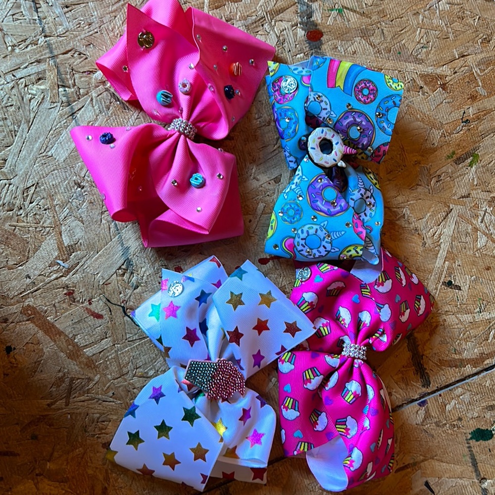 Jojo bows